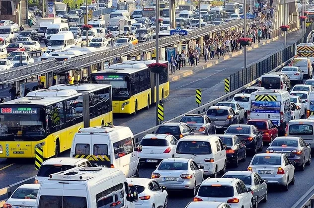 Ulaştırma ve Altyapı Bakanı Cahit Turhan açıkladı: 1 milyon yolcuya ücretsiz ulaşım