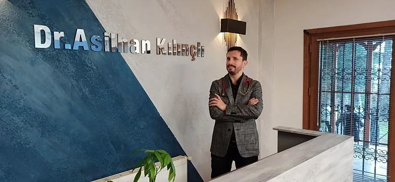 İstanbul'da acı olay: Eşiyle tartışıp araçtan inince canından oldu! Doktorun öldüğü feci kaza kamerada (AA)