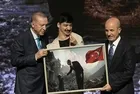 Başkan Erdoğan'a özel hediye! HKÜ öğrencisi Mert Can Altun eserini takdim etti