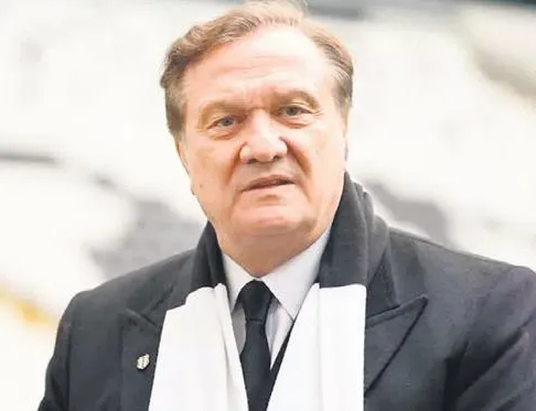 Biz büyük bir aileyiz