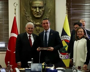Binali Yıldırım F.Bahçe’yi ziyaret etti
