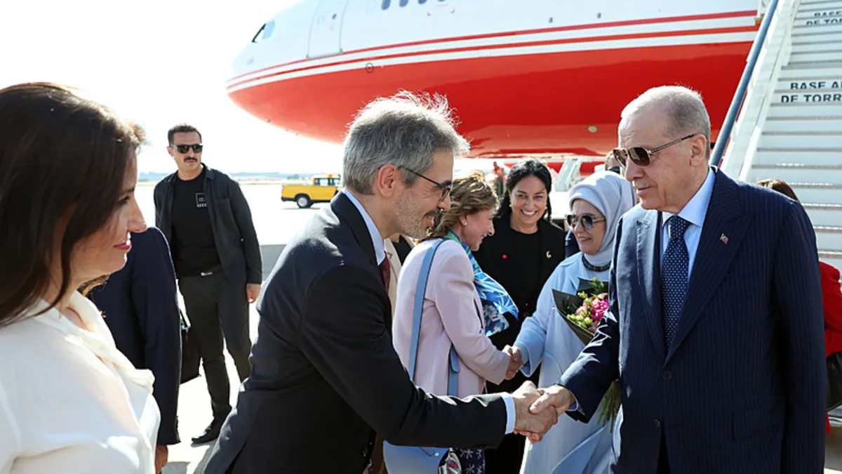 İZLE I Başkan Erdoğan İspanya’da havalimanında karşılandı!