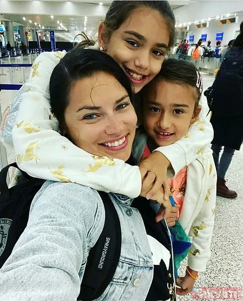 Adriana Lima'nın son haline bakın! Karnı belirginleşti transparan elbisesiyle sosyal medyayı salladı: 'Hamilelik yakışmış' - 19