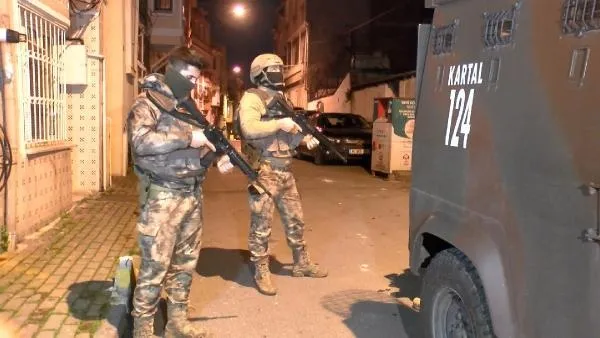 Yasa dışı yollarla Türkiye'ye gelen kaçak göçmenlere şafak baskını-5