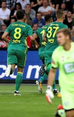 Fener tur kapısını açtı