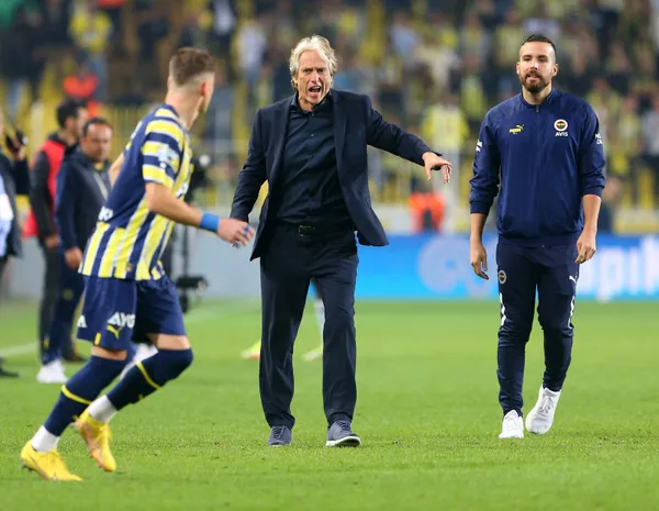 takvimcomtr-duyuruyor-fenerbahce-jorge-jesus-ile-yeni-sozlesme-icin-gorusmelere-basliyor-1666357169461.jpg