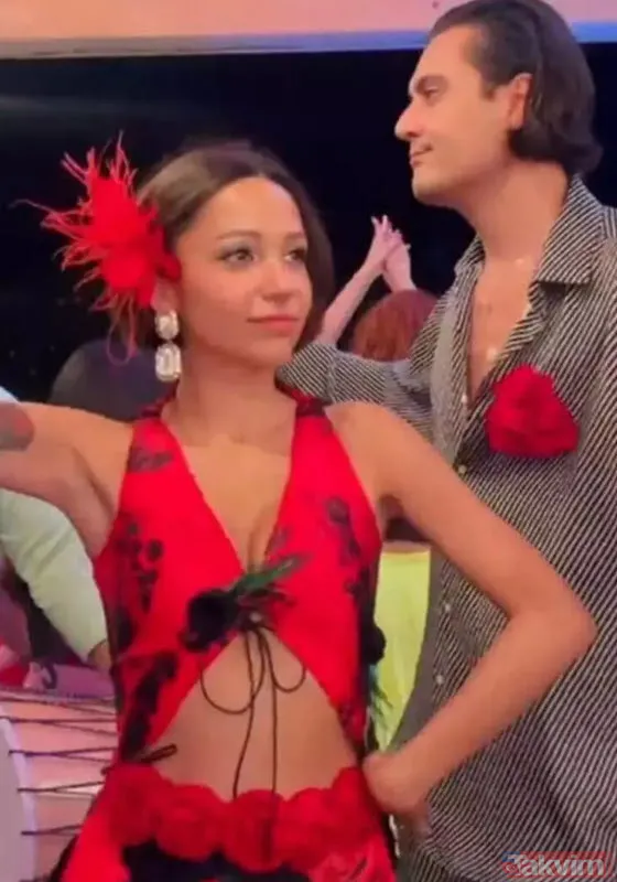 Zeynep Bastık ve yeni sevgilisi aşka geldi! Zeynep yeni aşkı Ali Can Ayyıldız'ın boynuna sarıldı öpmelere doyamadı! - 5