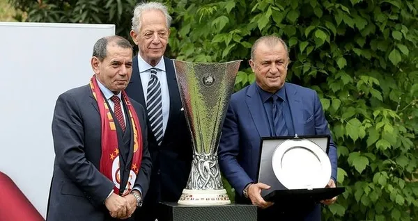 galatasarayda-neler-oluyor-cimbomda-dursun-ozbek-fatih-terim-formulu-1646566376434.jpg Galatasaray'da neler oluyor? Cimbom'da Dursun Özbek - Fatih Terim formülü-4
