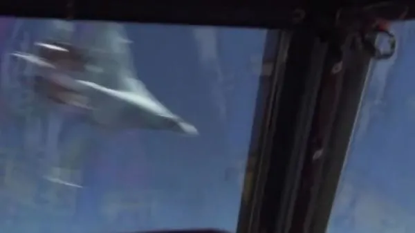 iki-ulke-karsi-karsiya-geldi-havada-tehlikeli-gerilim-1598784895880.jpg Karadeniz üzerinde tehlikeli hareketlilik! İki ülke karşı karşıya geldi-1