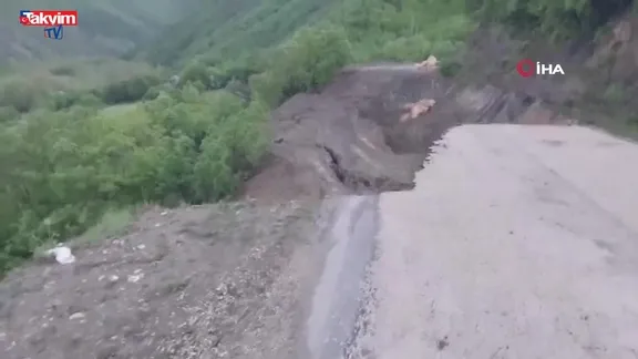 Amasya’da 200 metrelik dev heyelan!