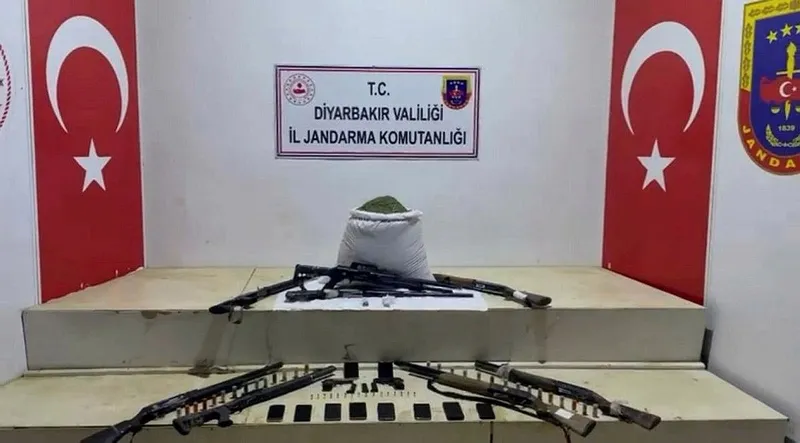 diyarbakirda-teror-orgutu-pkkya-operasyon-19-gozalti-1707917539698.jpeg