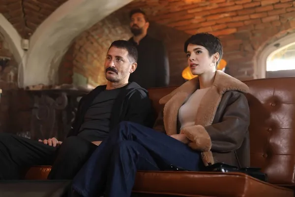 yalniz-kurt-6-bolum-fragmani-yayinlandi-ok-yaydan-bir-kere-cikar-geri-donusu-yok-1645822431549.jpg Yalnız Kurt 6. bölüm fragmanı yayınlandı: “Ok yaydan bir kere çıkar, geri dönüşü yok!”-3