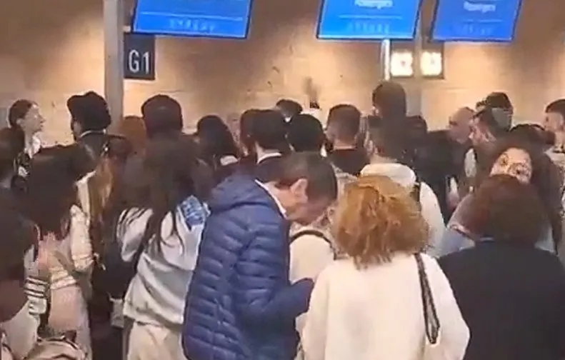 israilliler-kaciyor-ben-gurion-havalimani-karisti-1773125592812.jpeg İsrailliler kaçıyor: Ben Gurion Havalimanı karıştı-2