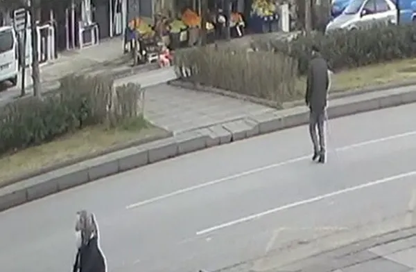 doktorun-carptigi-emekli-hayatini-kaybetti-iste-kaza-ani-1641819260228.jpg Doktorun çarptığı emekli hayatını kaybetti! İşte kaza anı-2