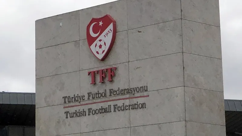 son-dakika-turkiye-futbol-federasyonundan-secim-aciklamasi-1714560221020.jpeg TFF'den 'seçim' açıklaması! "Hayretle izliyoruz" dendi bazı kulüp yöneticileri işaret edildi: "Azınlık çoğunluğa tahakküm edemez"-2