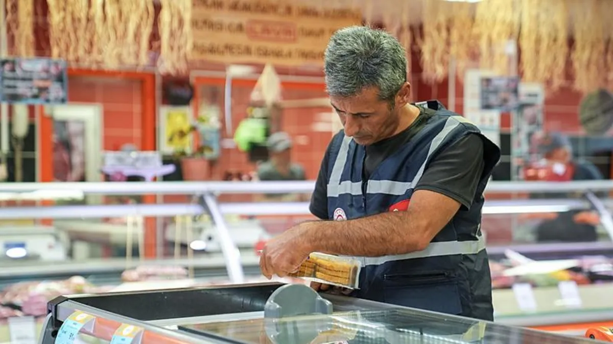 Fırsatçılığa geçit yok! Ticaret Bakanlığı ekipleri market ve restoranları denetledi