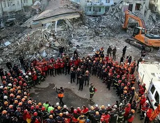 Depremin kahramanlarından duygulandıran tören