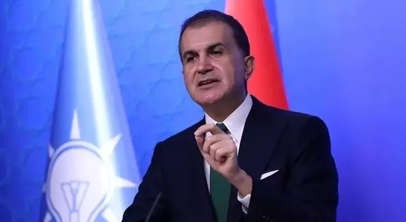 ekrem-imamoglunun-sahte-diploma-davasinda-gerilim-chpliler-jandarmanin-uzerine-yurudu-suat-ozcagdas-hakaret-sa-1768489621913.jpeg Ekrem İmamoğlu'nun "sahte diploma" davasında gerilim! CHP'liler jandarmanın üzerine yürüdü: Suat Özçağdaş hakaret savurdu!-6