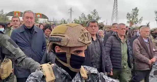 DEM Parti PYD elebaşı Müslim'e YPG ile ağıt yaktı! Suriye'de skandal görüntüler... Ferhat Abdi ile kol kola