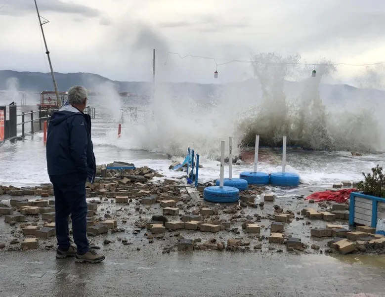 Marmara’da ulaşıma lodos engeli