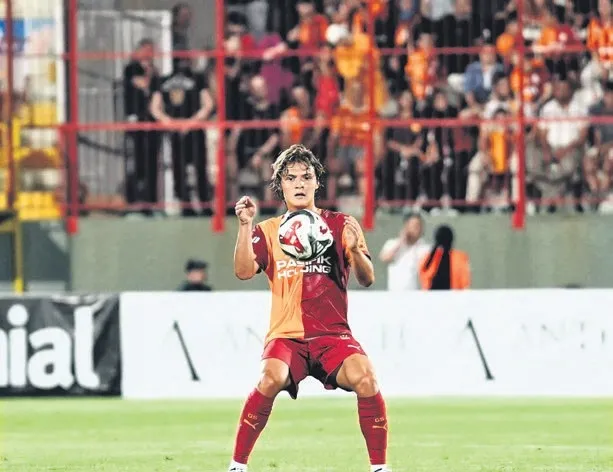 Efe Akman alkış topladı