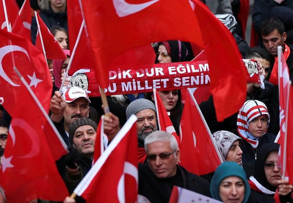Avrupa'daki Türkler meydanlara indi!-2
