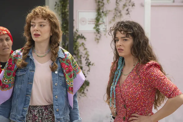 atvnin-yeni-dizisi-vermem-seni-ellerenin-ilk-bolumune-dair-detaylar-ortaya-cikti-ele-avuca-sigmayan-mehmet-ile-1686935828184.jpg ATV’nin yeni dizisi Vermem Seni Ellere’nin ilk bölümüne dair detaylar ortaya çıktı! Ele avuca sığmayan Mehmet ile inatçı Zeliş’in hikayesi…-6