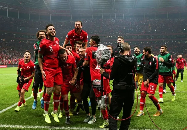 turkiyenin-euro-2020deki-muhtemel-rakipleri-kimler-olacak-euro-2020-ne-zaman-baslayacak-1574016553734.jpg Türkiye'nin EURO 2020'deki muhtemel rakipleri kimler olacak? EURO 2020 ne zaman başlayacak?-3
