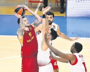 Aslan Parçaları’nın Armani şıklığı