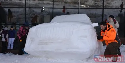 CHP’nin boş heykellerinden değil! Kardan TOGG ve milli muharip uçak heykeli