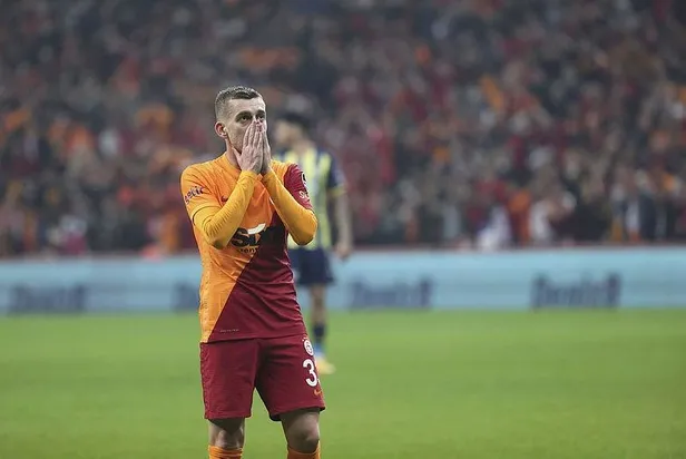 galatasarayda-genclik-sendromu-derbi-tansiyonunu-kaldiramadilar-1637611336890.jpeg Galatasaray'da gençlik sendromu! Derbi tansiyonunu kaldıramadılar-2