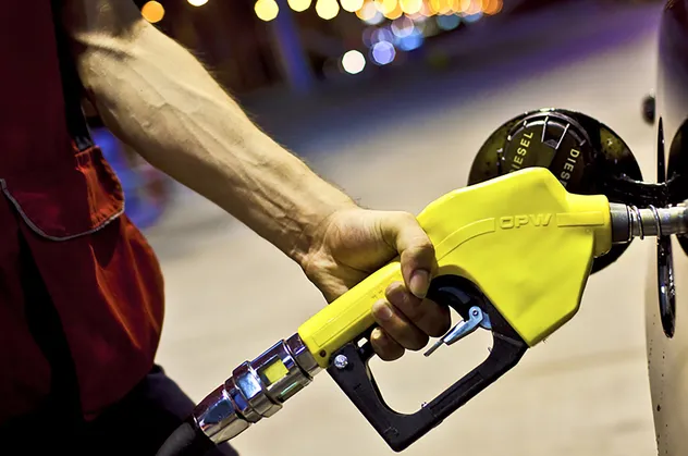 Son dakika: Benzine indirim yapıldı
