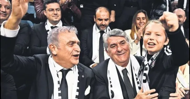 Beşiktaş Olağanüstü Kongresi’nde Serdal Adalı başkanlık koltuğuna oturdu!