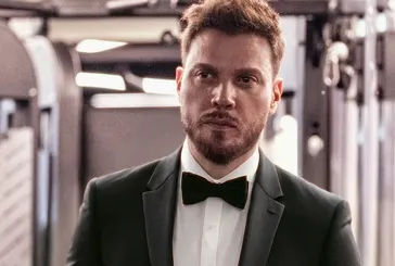 Milli marş yarışı başladı: Sinan Akçıl stüdyoya girdi I Konu hep kırmızı beyaz