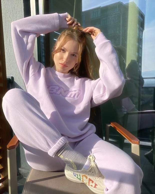 Duygu Özaslan '14 Şubat'ta ne giysem' dedi ne var ne yok sergiledi! Mataranın mucidi Duygu Özaslan basketbolcu sevgilisi için...-2