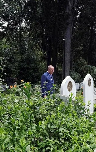 Son dakika: Başkan Erdoğan'dan kabir ziyaretleri