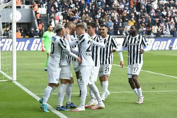 altay-1-0-oznur-kablo-yeni-malatyaspor-mac-sonucu-1647097581440.jpeg Altay 1-0 Öznur Kablo Yeni Malatyaspor | MAÇ SONUCU-2