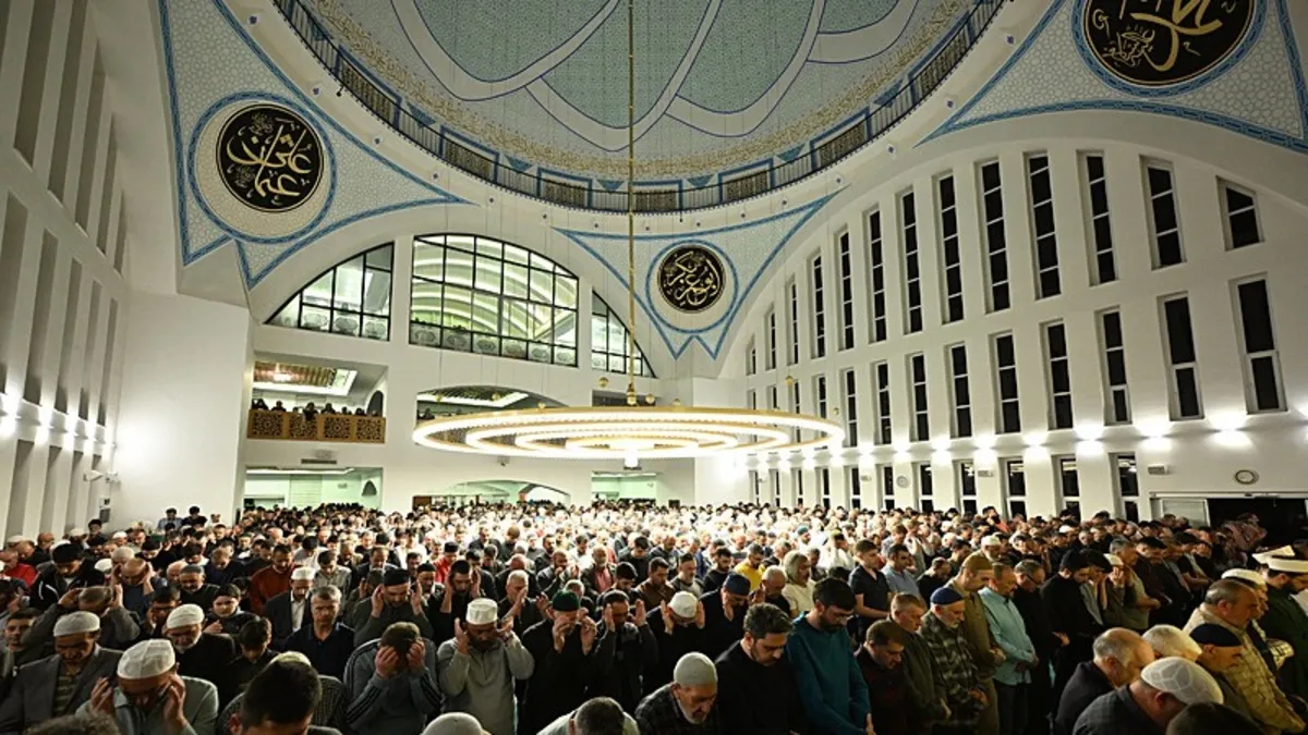 Rahmet, mağfiret ve bereket dolu bir gece! İşte yurt genelinde Kadir Gecesi’ne özel kareler...