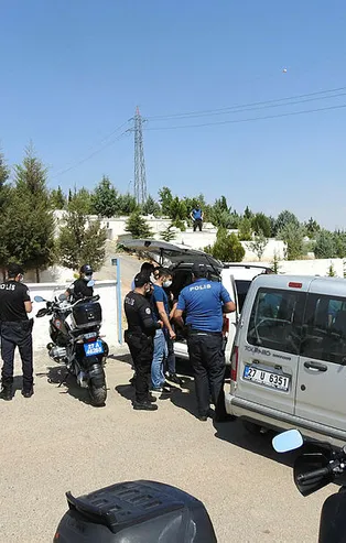 Mezarlıkta silahlı çatışma çıktı: Yaralılar var