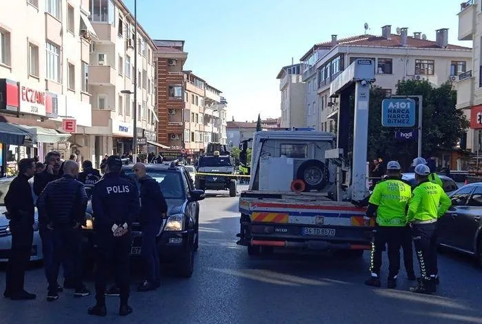 Üsküdar’da polise çekiçli saldırı!
