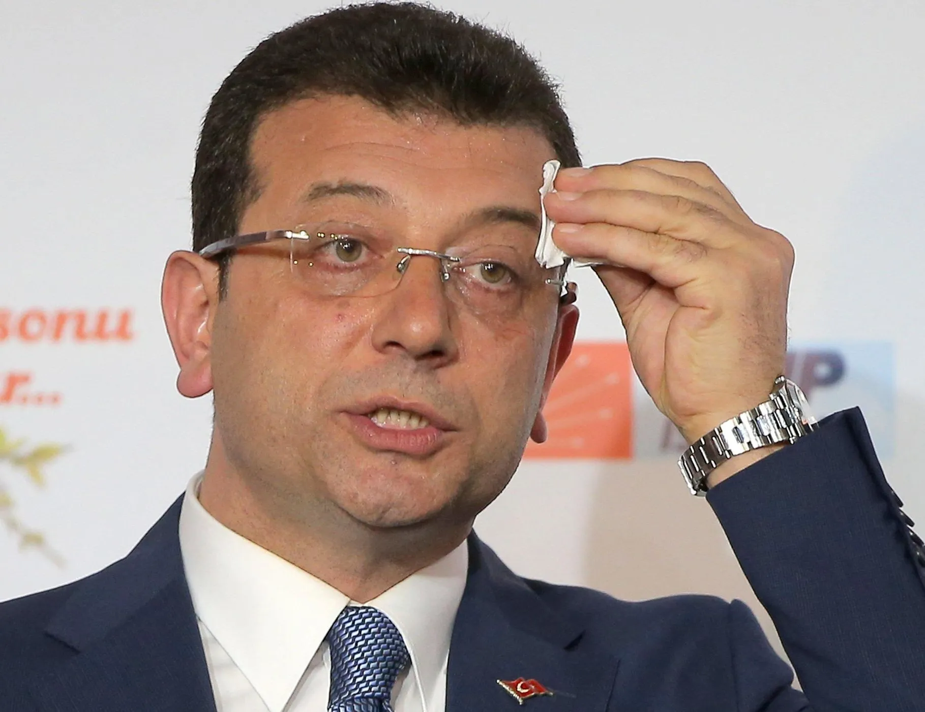 Algı ve şovdan başka ne üretti?