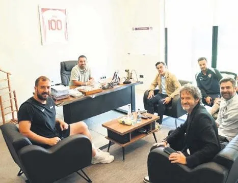 Montella Eyüpspor’u ziyaret etti