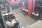 Arkadaşları tarafından akran zorbalığına uğrayan gencin burnu kırıldı: Neden bakıyorsun