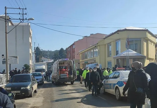 balikesirde-kopekten-kacan-kisiye-kamyonet-carpti-o-anlar-kamerada-1643384680525.jpeg Balıkesir'de köpekten kaçan kişiye kamyonet çarptı! O anlar kamerada-1