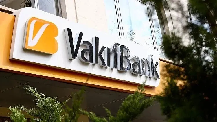 bankalar-emekli-icin-yarista-en-yuksek-promosyon-hangi-bankada-hangi-banka-ne-kadar-odeme-veriyor-1785196926356.jpeg Bankalar emekli için yarışta! Temmuz zammıyla liste güncellendi: En yüksek promosyon hangi bankada?-6