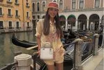 Özge Ulusoy’dan Venedik çıkarması