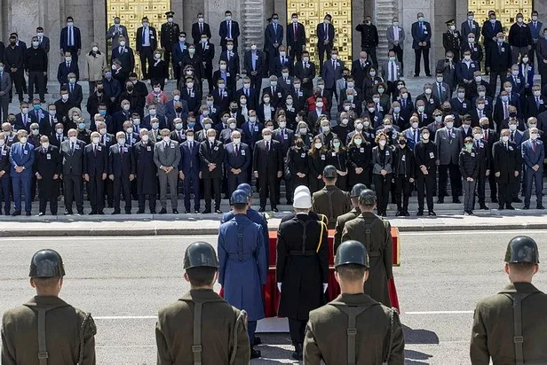 SON DAKİKA: Yıldırım Akbulut'a son veda | Başkan Erdoğan: Milletimize başsağlığı diliyorum-8