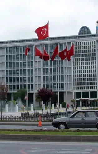 İBB'den "Atatürk posteri" açıklaması: 19 Mayıs'ın sona ermesiyle...