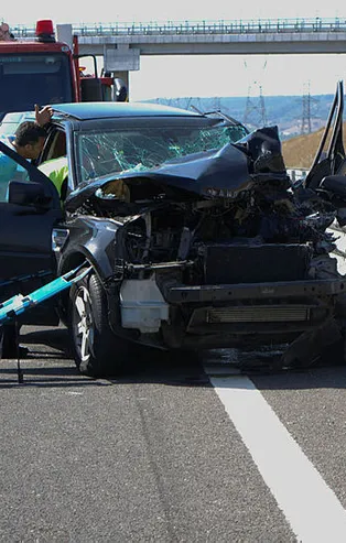 Kuzey Marmara Otoyolu'nda feci kaza! Sıkışan sürücüyü itfaiye kurtardı