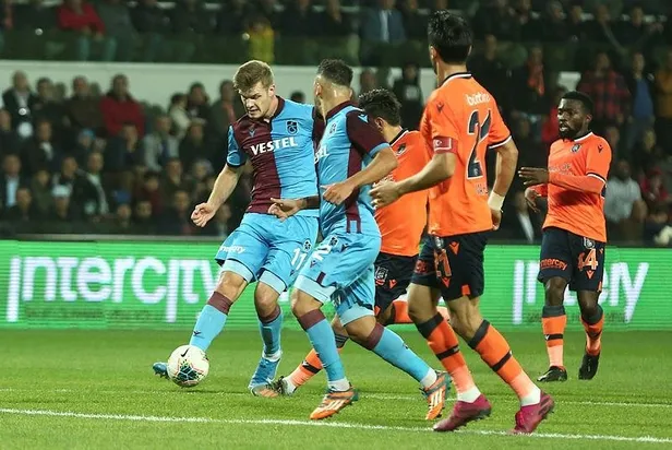 basaksehir-2-2-trabzonspor-mac-sonucu-1572290418464.jpeg